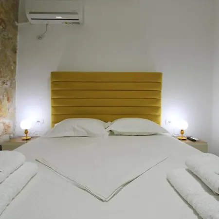 Aparthotel Pigeon Cave Ksamil