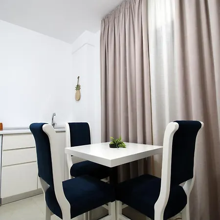 Aparthotel Pigeon Cave 3*