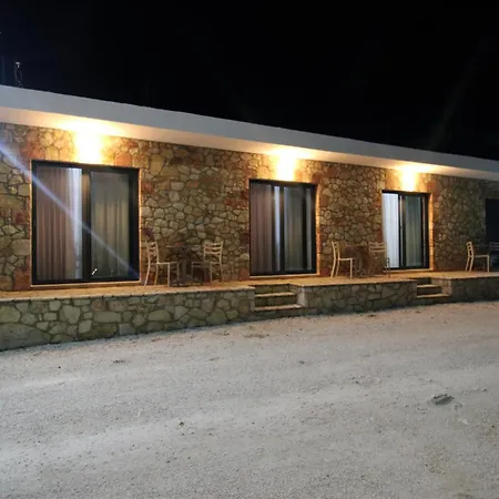 Pigeon Cave Aparthotel Ksamil
