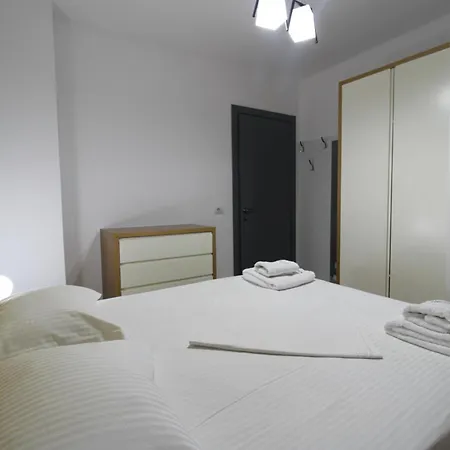 Pigeon Cave Aparthotel Ksamil